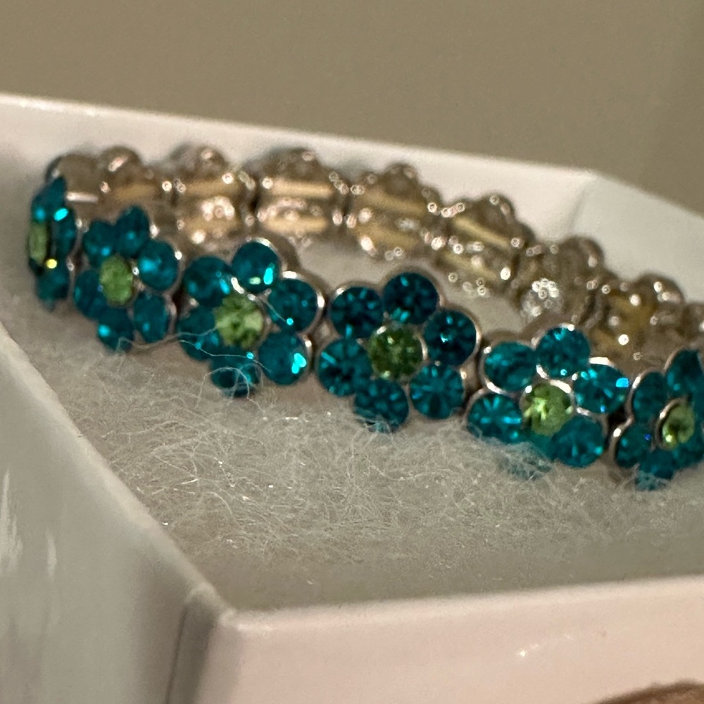 NIB VINTAGE BRACELET W BLUE GREEN RHINESTONES & BLUE AURORA BOREALIS FINISH